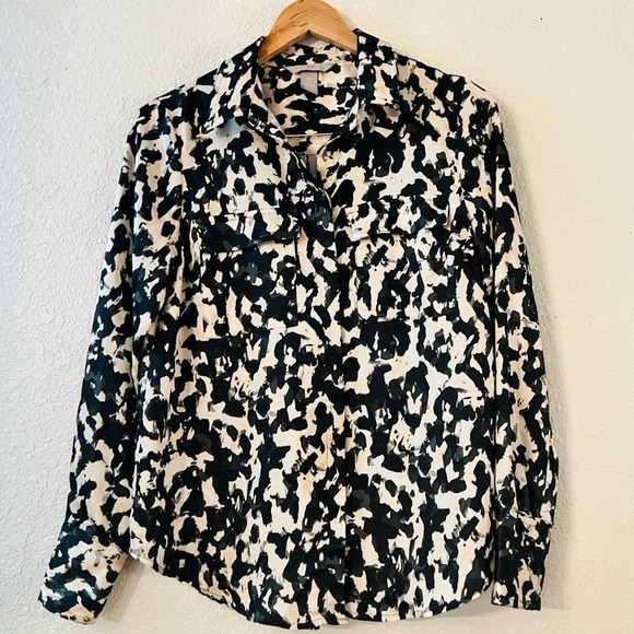H&M Tops - H&M button down sateen long sleeve blouse shirt S